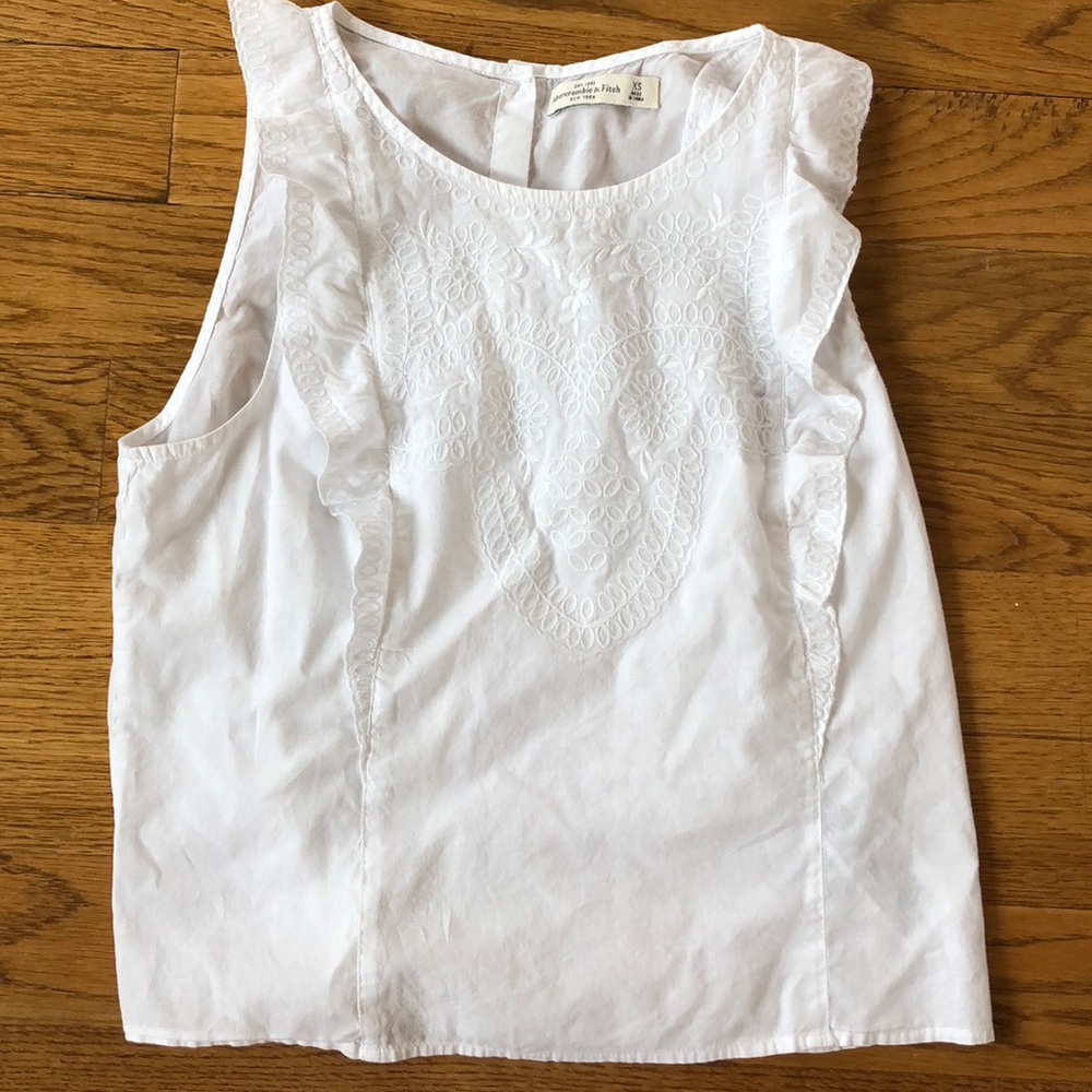 Adorable Abercrombie and Fitch shirt